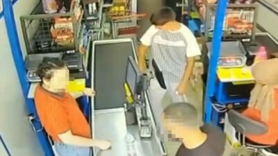 Bursa’nın Mustafakemalpaşa ilçesinde bir BİM markette kasiyer olarak çalışan genç