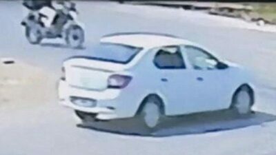 Bursa’nın İnegöl ilçesinde otomobil ile çarpışan motosikletin sürücüsü yaralandı. Kaza