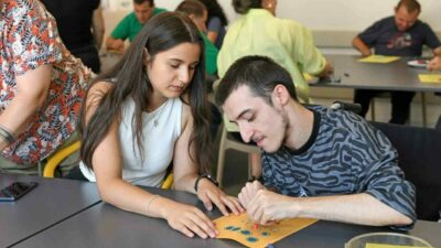 Osmangazi Belediyesi Engelli Bakım Merkezi (OBAM), özel bireyleri müzik ve