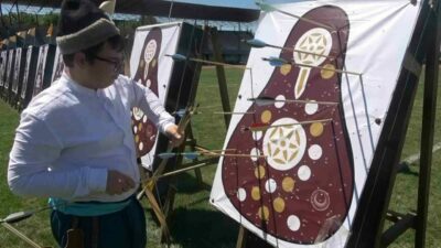 Türkiye Geleneksel Türk Okçuluk Federasyonu Yönetim Kurulu Üyesi Kenan Özcan,