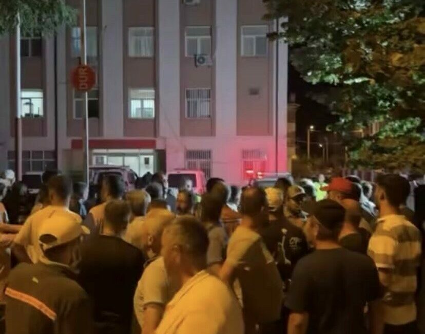 Orman yangını sebebiyle 6 köyün boşaltıldığı Harmancık’ta gerginlik Bursa’nın Harmancık ilçesinde devam eden ve 5-6 köyün boşaltılmasına sebep