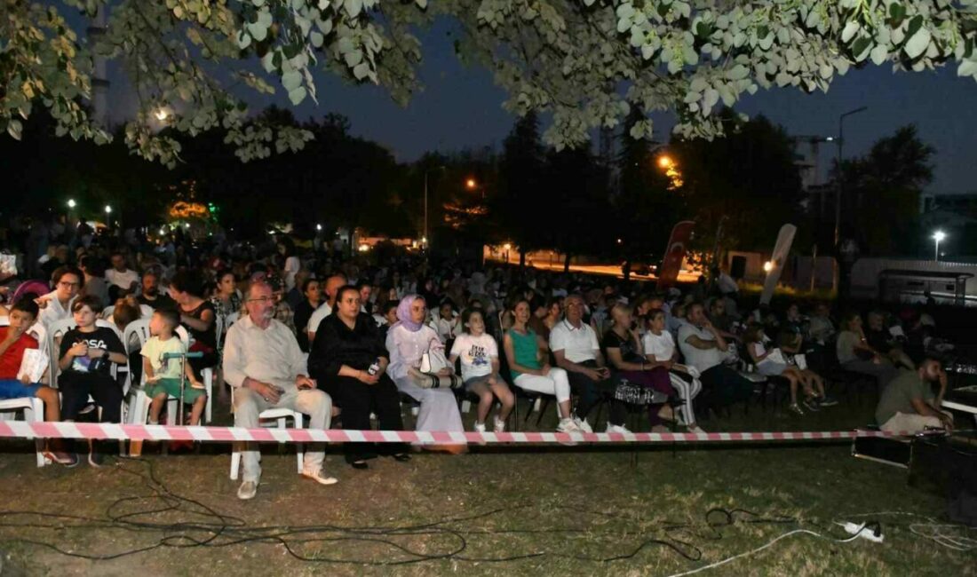 Osmangazi Belediyesi, yaz akşamlarını çocuklar için renkli birer şenliğe dönüştürüyor.