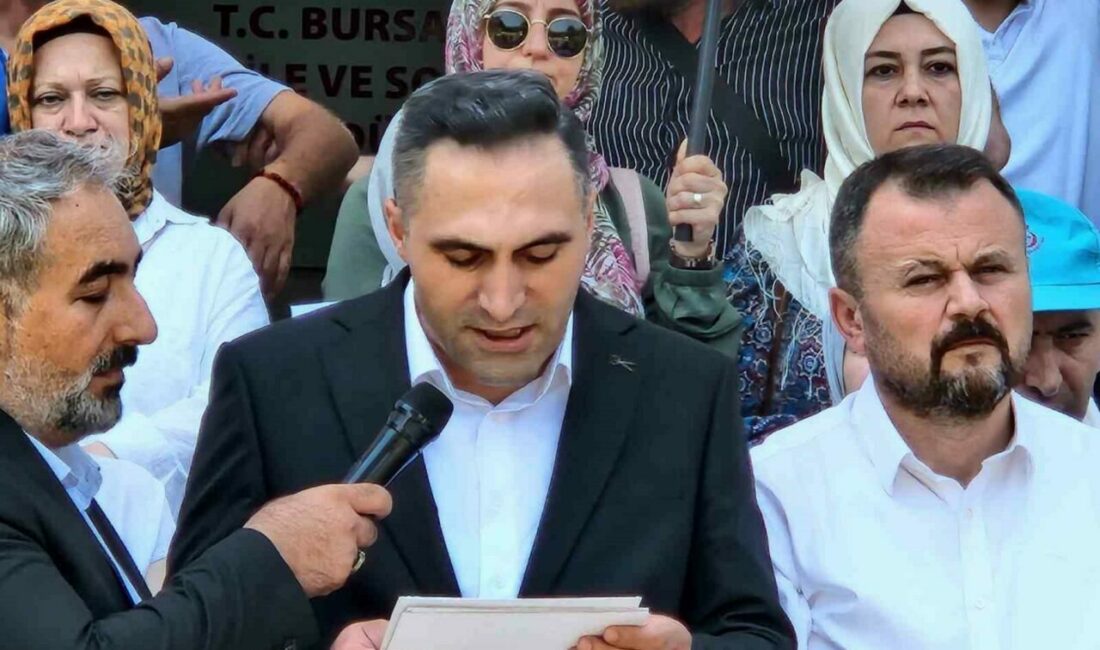 Öz Sağlık İş Sendikası, işverenin sunduğu teklifi protesto etti Öz Sağlık İş Sendikası Genel Başkan Yardımcısı Süleyman Doğan, Hak-İş