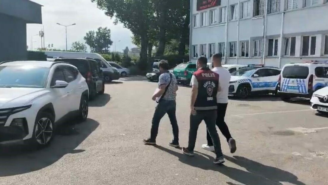 Bursa’da internet ilanı üzerinden satışa sunulan cep telefonlarını almak için