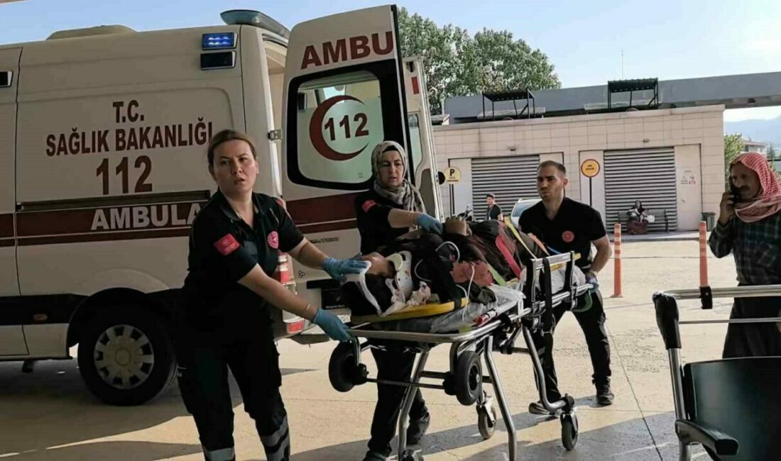 Seyir halindeki kamyonetten düşerek ağır yaralandı Bursa’nın İnegöl ilçesinde seyir halindeki kamyonetin kasasından düşen mevsimlik işçi