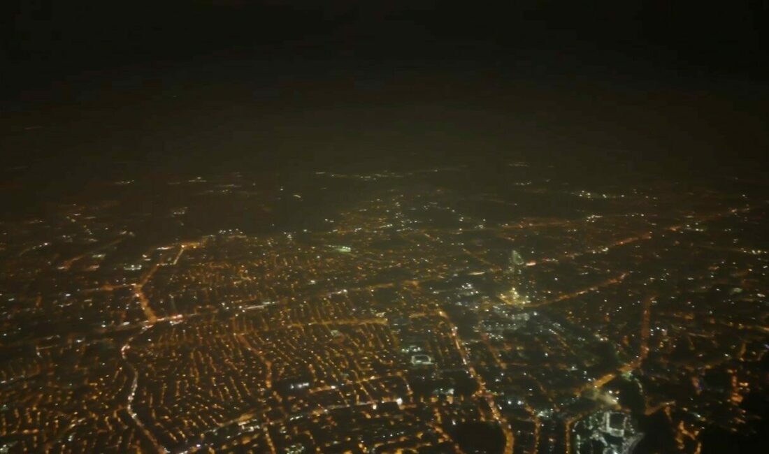 Yangın külleri ile kaplanan Bursa havadan görüntülendi Bilecik ve Sakarya’daki orman yangınlarının ardından Bursa’ya ulaşan kül bulutları