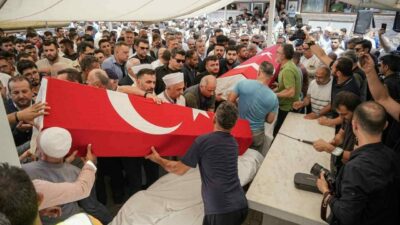 Bolu’dan gönüllü geldikleri Bursa’daki orman yangınında su tankerinin uçuruma yuvarlanması