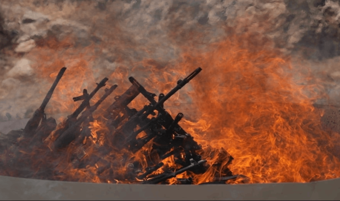 Terörsüz Türkiye hedefinde ilk PKK'lı grup silah bıraktı. Teslim edilen