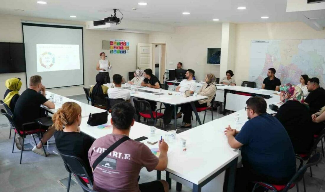Yıldırım Belediyesi’nden bin çifte ’Aile eğitimi” Yıldırım Belediyesi, aile kurmaya hazırlanan bin çifte, evlilik öncesi aile