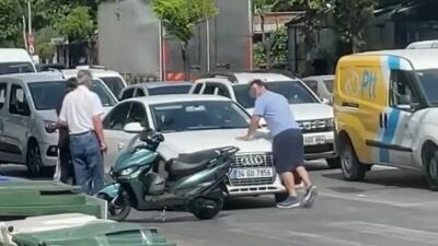 Bursa’da yol verme meselesi nedeniyle çıkan tartışmada motosikletinden inip otomobilin