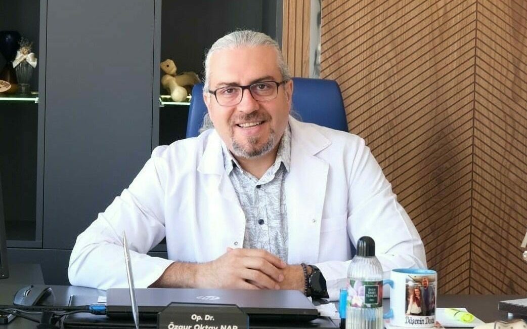 8 kiloyu aşan okul çantaları tehlike saçıyor Ortopedi ve Travmatoloji Uzmanı Op. Dr. Özgür Oktay Nar, ağır