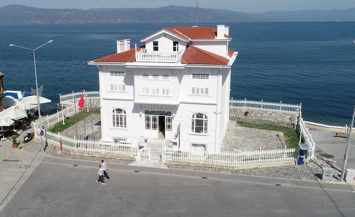 Bursa’nın Mudanya ilçesinde 3,4 şiddetinde deprem Bursa’nın Mudanya ilçesinde saat 11,15’te derinliği 3,1 kilometre olan 3,4 şiddetinde deprem meydana