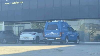 Bursa’nın İnegöl ilçesinde asansör boşluğuna düşen işçi ağır yaralandı. Olay,