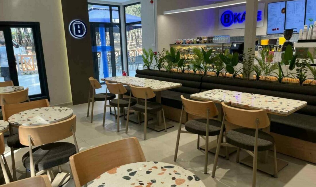 “B Kafelerle mahalle kültürünü yaşatıyoruz” B Kafe’nin Emek Mahallesi’ndeki 9’uncu şubesinin açılışında konuşan Bursa Büyükşehir