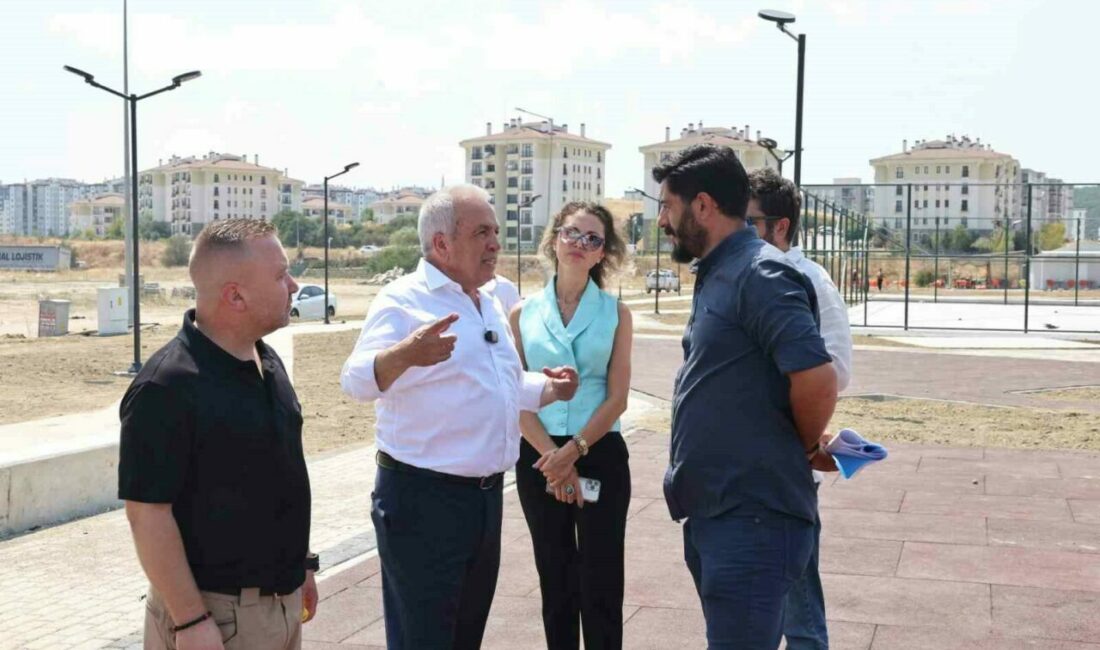 Balkan Mahallesi’ndeki park açılış için gün sayıyor Nilüfer Belediye Başkanı Şadi Özdemir, Balkan Mahallesi’nde yapımı devam eden