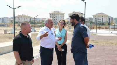 Nilüfer Belediye Başkanı Şadi Özdemir, Balkan Mahallesi’nde yapımı devam eden