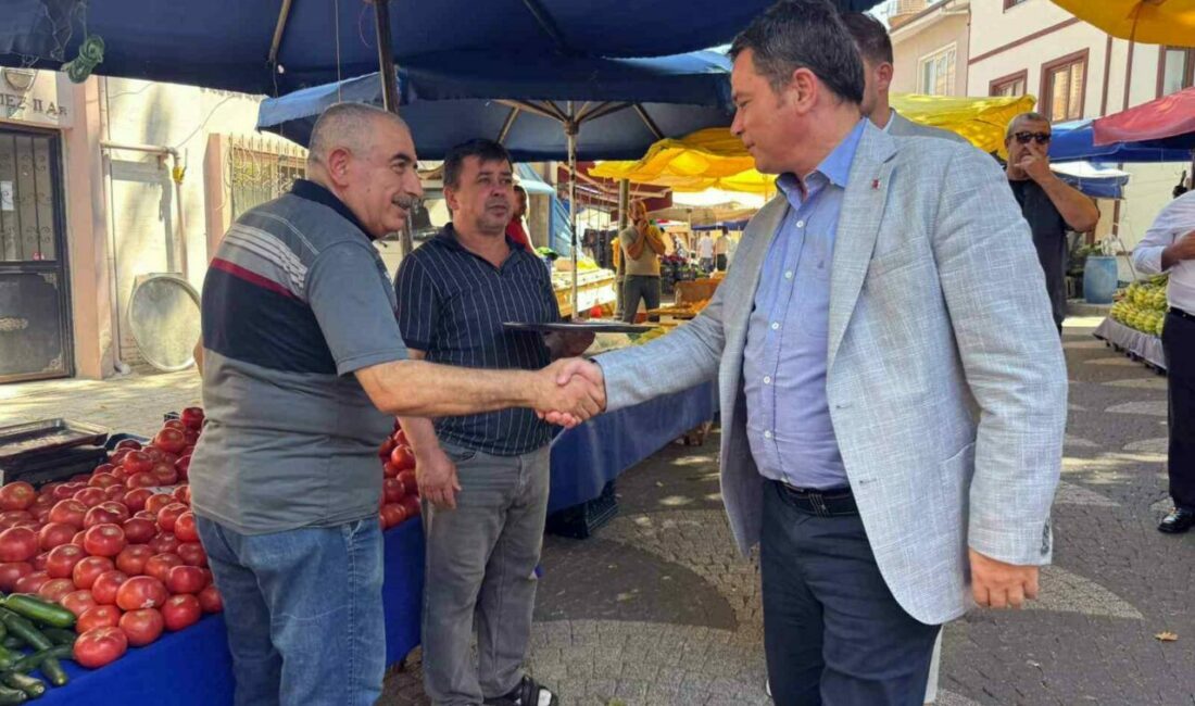 Başkan Aydın, Muradiye Pazarı’nda esnaf ve vatandaşla buluştu Osmangazi Belediye Başkanı Erkan Aydın, Muradiye Mahallesi’ndeki pazar yerini ziyaret