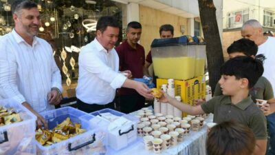 Osmangazi Belediye Başkanı Erkan Aydın, cuma namazı sonrası, mahalle ziyaretlerini