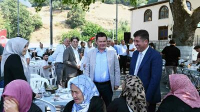 Mürseller Mahallesi sakinleriyle bir araya gelen Osmangazi Belediye Başkanı Erkan