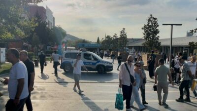 Bursa’da bıçakla husumetlisinin üzerine yürüyen saldırgan, bir anda tek yumrukla