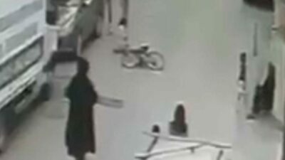 Bursa’da bisikletiyle kontrolden çıkan çocuk, park halindeki otomobile çarptı. O