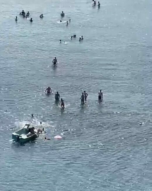 Boğulmak üzereyken son anda kurtarıldı: O anlar kamerada Bursa’da serinlemek için denize giren bir kişi, boğulmak üzereyken çevredekilerin