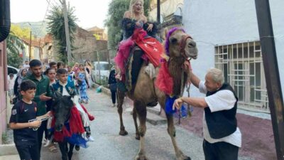 Bursa’da bir sünnet düğününde sünnet çocuğu Midilli cinsi atla mahalle