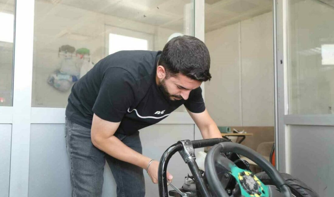 BTÜ öğrencileri elektrikli ve hidrojenli araçlar üretiyor BTÜ öğrencileri, TEKNOFEST Uluslararası Efficiency Challenge Elektrikli Araç Yarışları’na hazırlanıyor.