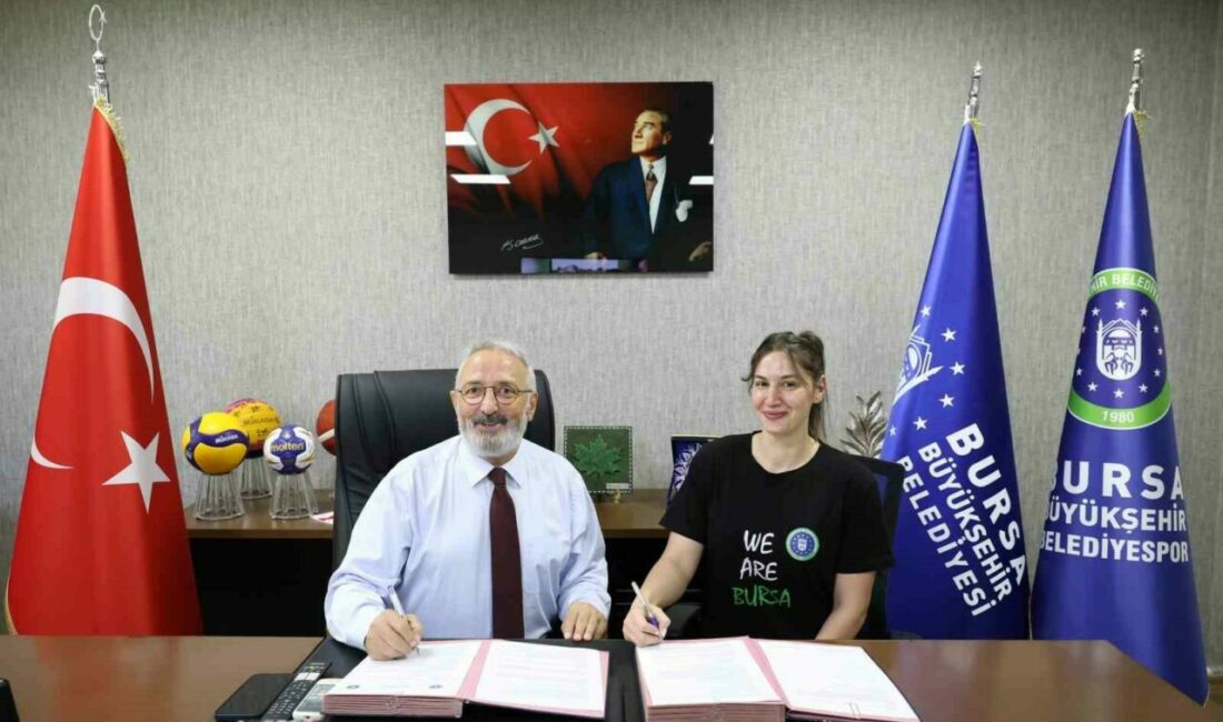 Bursa Büyükşehir Belediyespor Kadın Hentbol Takımı’nda imzalar atıldı Kadınlar Hentbol Süper Ligi’nde mücadele eden Bursa Büyükşehir Belediyespor, daha