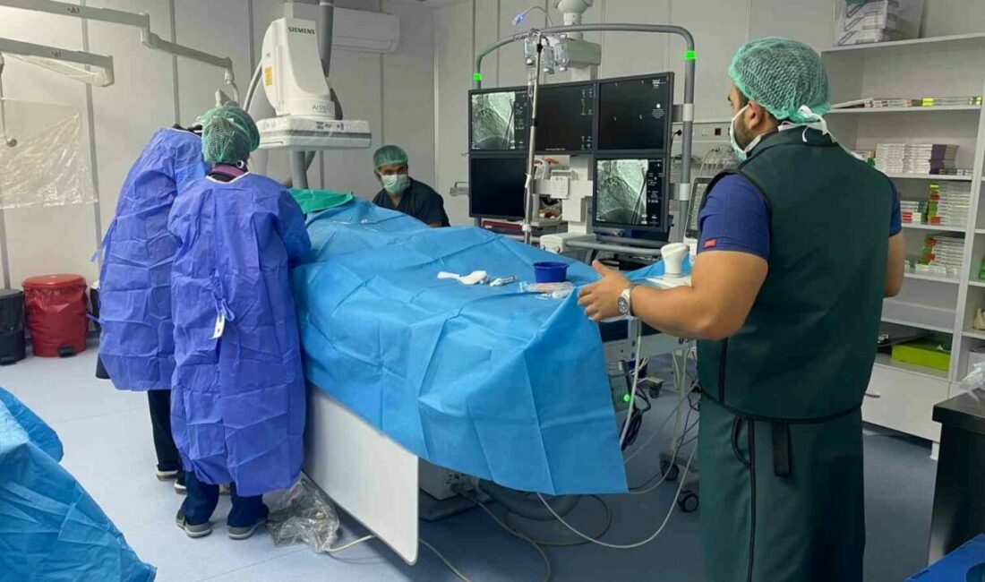 Bursa İnegöl Devlet Hastanesi’nde Anjiyo ünitesi yeniden hizmet vermeye başladı 2023 yılında dönemin Sağlık Bakanı Fahrettin Koca ile görüşen AK