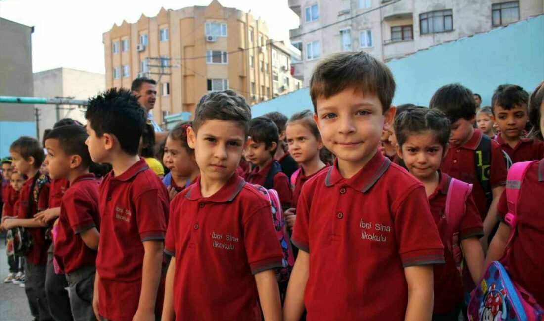 Bursa’da 657 bin öğrenci ve 41 bin öğretmen ders başı yapacak Bursa’da 8 Eylül Pazartesi günü 657 bin öğrenci ve 41