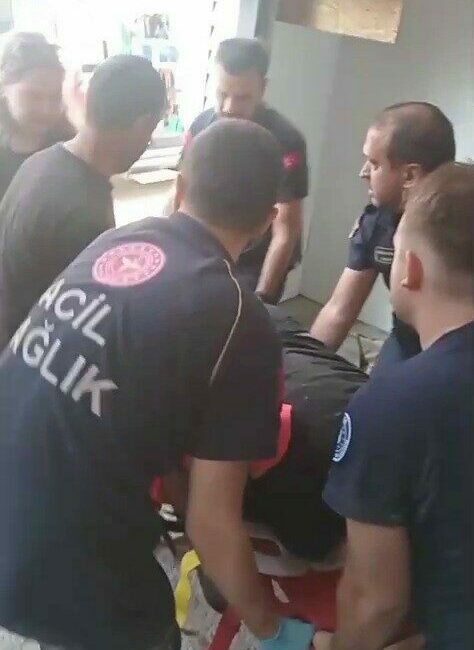 Bursa’da asansörde korkulu anlar: 1 yaralı Bursa’nın Osmangazi ilçesinde 2. kattan düşen asansörde mahsur kalan vatandaş,