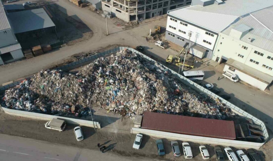 Bursa’da çevreyi kirletenlere ağır cezalar kesildi Bursa’nın İnegöl ilçesinde sanayi atıkları konusunda da örnek bir uygulamaya