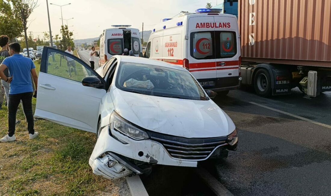 Bursa’da cip ile otomobil çarpıştı: 2 yaralı Bursa’nın İnegöl ilçesinde cip ile çarpışan otomobilin karşı şeride geçtiği
