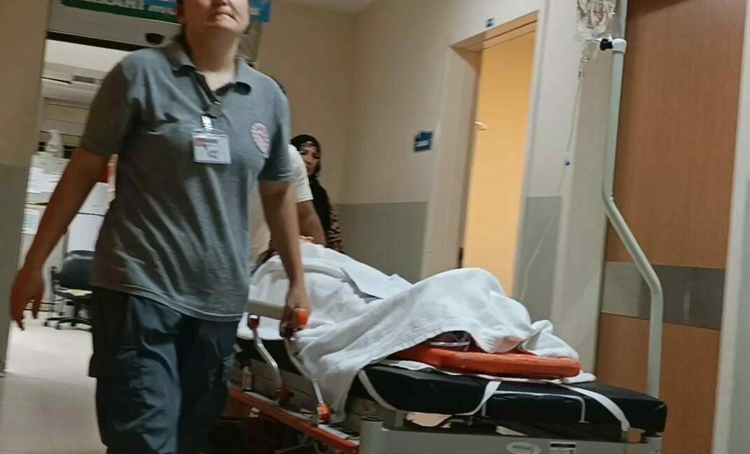 Bursa’nın İnegöl ilçesinde 3’üncü katın balkonundan düşen çocuk ağır yaralandı.