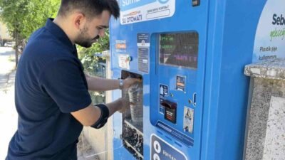 Bursa’nın İnegöl ilçesinde genç girişimci kurduğu sistemle vatandaşlara, mineralli suyu