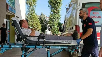 Bursa’nın İnegöl ilçesinde iki otomobilin çarpıştığı kazada 3 kişi yaralandı.