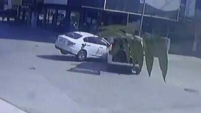 Bursa’nın İnegöl ilçesinde otomobil ile hafif ticari araç çarpıştı; 1