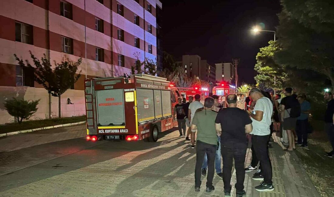 Bursa’da öğrenci yurdunda çıkan yangın söndürüldü Bursa’da bir öğrenci yurdunda çıkan yangın, itfaiye ekiplerinin zamanında müdahalesiyle