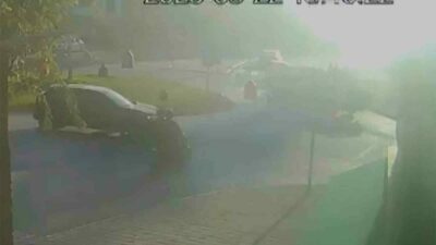 Bursa’nın İnegöl ilçesinde meydana gelen kazada otomobil ile çarpışan motosikletin