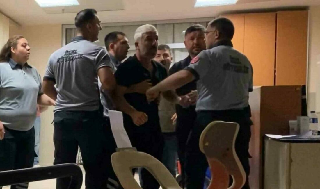 Bursa’da otomobil motosiklete çarptı: 2 yaralı Bursa’nın İnegöl ilçesinde meydana gelen kazada 2 kişi yaralandı. Kaza