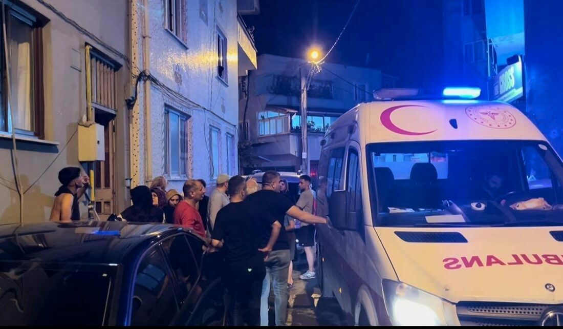 Bursa’da ’park’ kavgası sokağa taştı: 3 yaralı Bursa’nın Yıldırım ilçesinde iki komşu arasında park nedeniyle çıkan tartışma