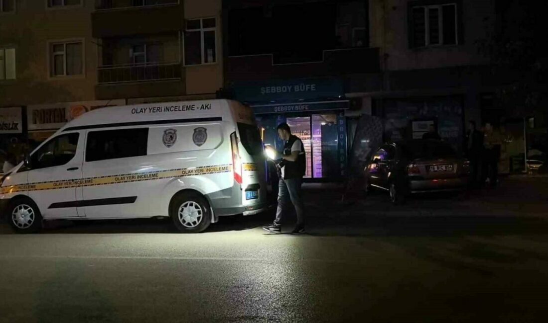 Bursa’da tekel bayisine silahlı saldırının zanlısı yakalandı Bursa’nın İnegöl ilçesinde araçla geldiği büfeye silahla ateş açarak kaçan