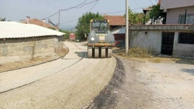 Bursa Büyükşehir Belediyesi, dağ ilçelerinde yolları yenileyerek, ulaşımı konfora kavuşturuyor.