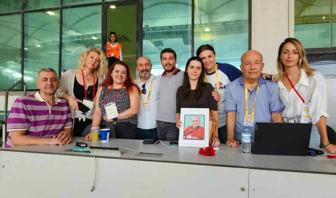 Bursaspor Eskişehirspor maçında Engin Aksöz unutulmadı Bursa basınının duayen ismi Engin Aksöz, Bursaspor Eskişehirspor maçı öncesinde