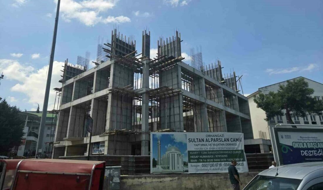 Cami inşaatından düşen işçi, hayatını kaybetti Bursa’nın Orhangazi ilçesinde cami inşaatında çalışan işçi, 10 metre yükseklikten