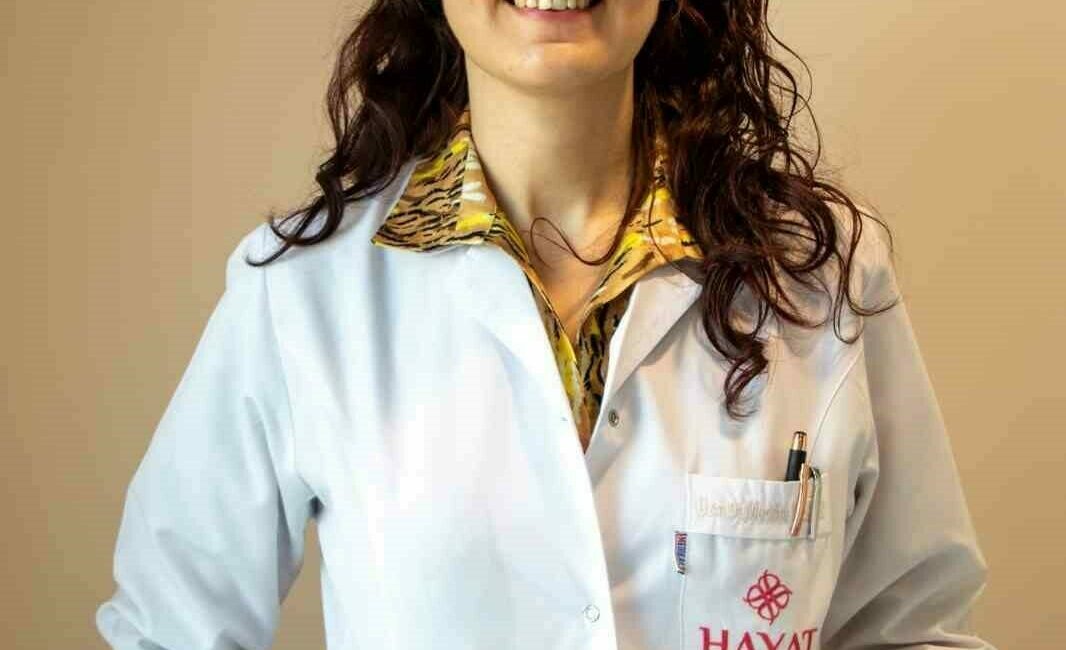 Cilt yeniliğinde yeni dönem Dermatoloji Uzmanı Dr. Mediha Yılmaz, cilt gençleştirme uygulamaları arasında son