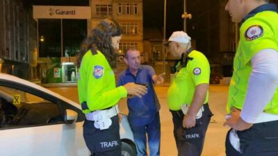 Bursa’nın İnegöl ilçesinde aracını yol ortasını bırakıp çorba içmeye giden