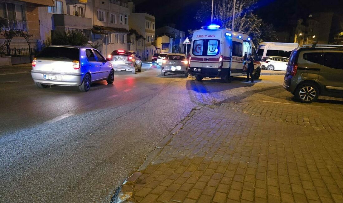 Direksiyon başında kalp krizi geçirdi Bursa’da seyir halindeki otomobil sürücüsü, kalp krizi geçirdi. Bursa’nın Mudanya