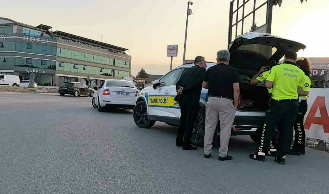 Bursa’nın İnegöl ilçesinde çakarlı bir aracın sürücüsü havaya defalarca ateş